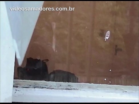 ❤️ Home cachondo mirando á súa moza con outro mozo, gravando un vídeo de carallo sen molestar á parella ❤❌ Porno anal na pornografía gl.xxx050890.ru ️❤